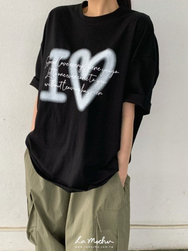 OVERSIZE噴漆字母上衣
